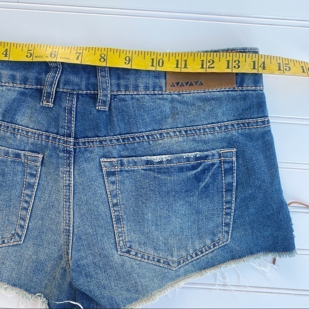 Dollhouse Hi Rise jean shorts, side ties Size 3 - Picture 9 of 11